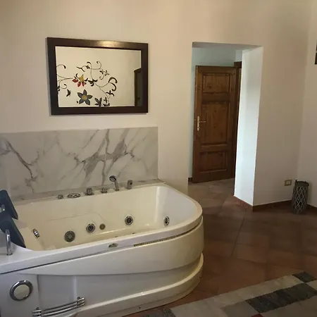 Apartamento Casolare Con Piscina 2 *